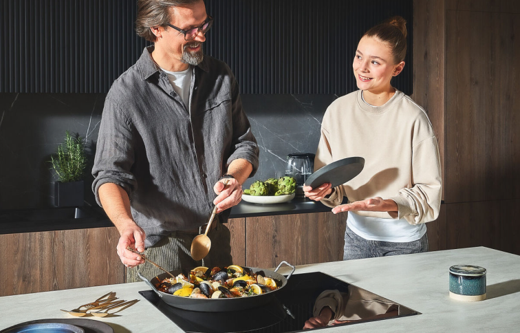 Cast iron fry pan